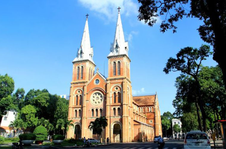 tourist attraction in saigon - Notre Dame cathedral